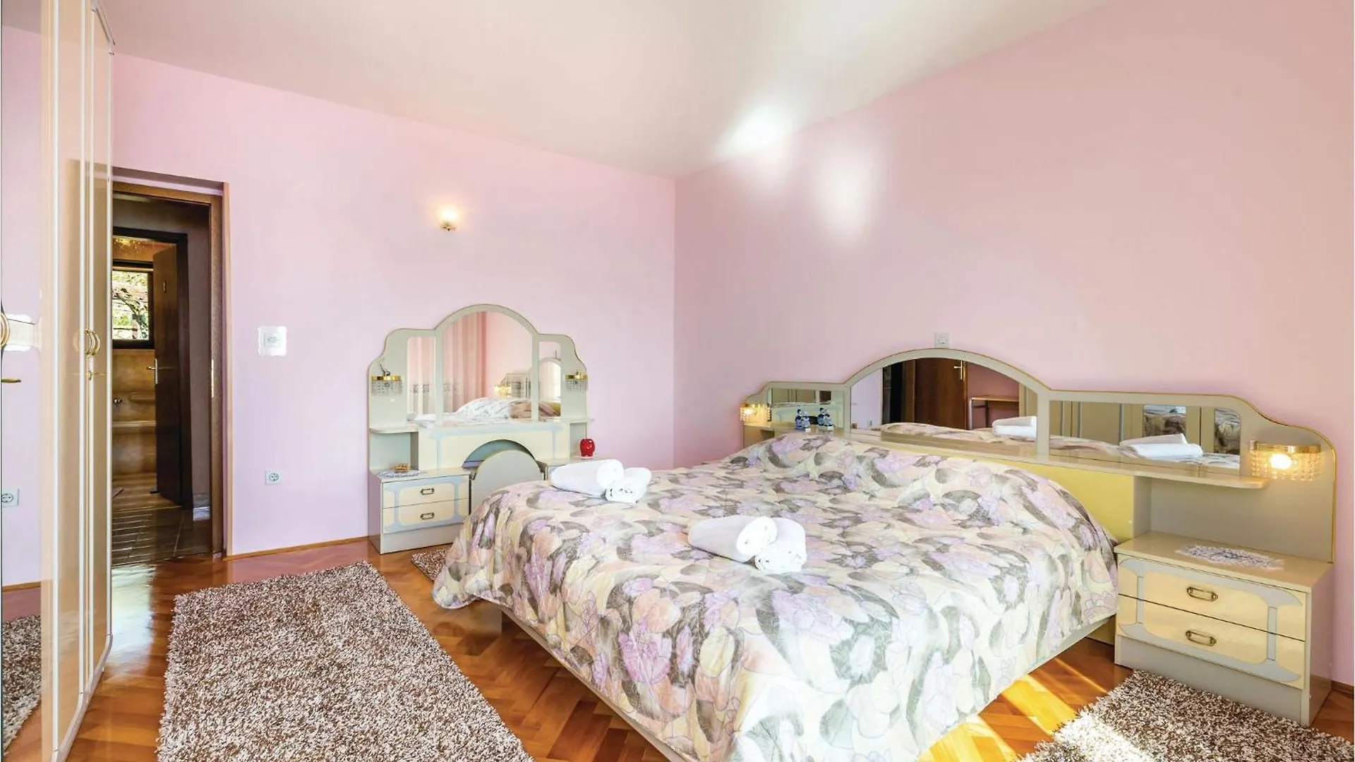 2 Bedroom Lovely Apartment In Ловран Хорватия